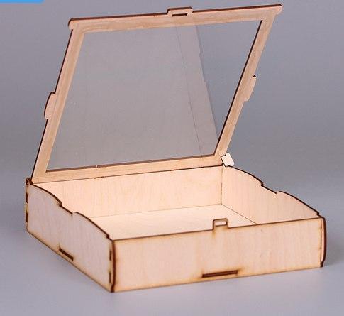 Квадратная коробка из фанеры с прозрачной крышкой