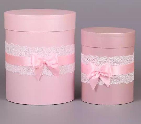 Розовая свадебная круглая коробка дизайнерская бумага Маджестик и Сирио