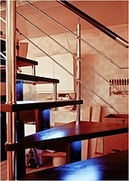 Лестница на модульном косоуре со ступенями из ясеня