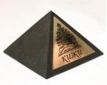 Пирамида c шильдой Кижи 6 см