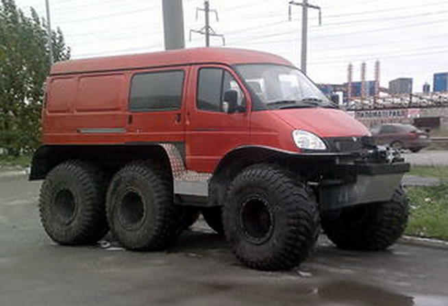 Снегоболотоход СКБ-900 ( шасси ГАЗ-33027) плавающий, трехосный