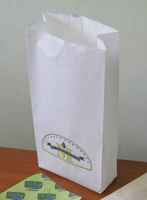 Пакет бумажный с логотипом