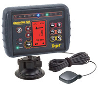 Компактный GPS-курсоуказатель CenterLine 220 для опрыскивания и разбрасывания удобрений! Дает точность до 30 см.