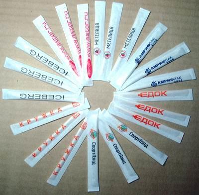 Зубочистки в индивидуальной бумажной упаковке с логотипом