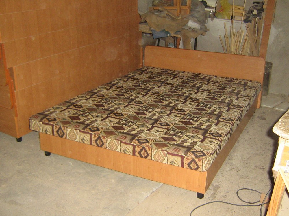 кровать полуторная  кровать 1.5 спальная