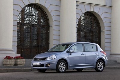 Автомобиль NISSAN TIIDA