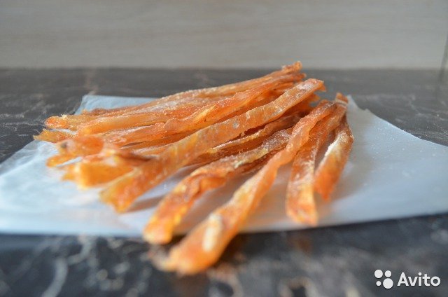Сушеные морепродукты, гренки, фисташки и другие закуски к пиву Сушеные морепродукты, гренки, фисташки и другие закуски к пиву