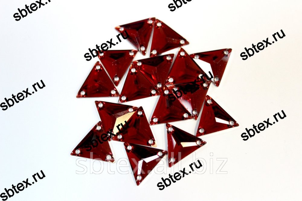 Стразы треугольные 18 мм. Цвет красный