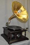 Граммофон His Masters Voice