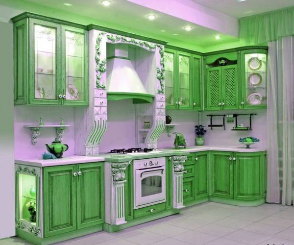 Кухни из массива натурального дерева