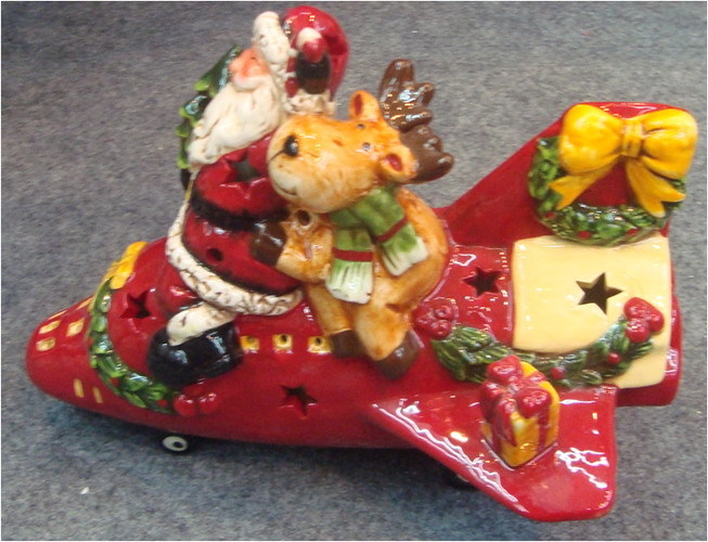 Фигурка декоративная Дед Мороз на самолете с подсветкой 18*25*19см (928262)