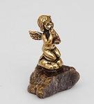 Фигурка "амурчик сидящий" (латунь, янтарь нат.) (871276)