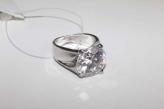 кольцо широкое под серебро с камнем