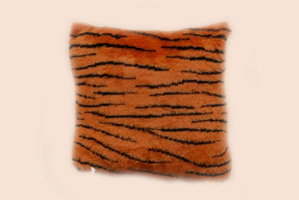 Подушка декоративная Тигр коричн. ИЖН-313