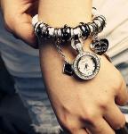 Стильные часы с модным браслетом в стиле Pandora