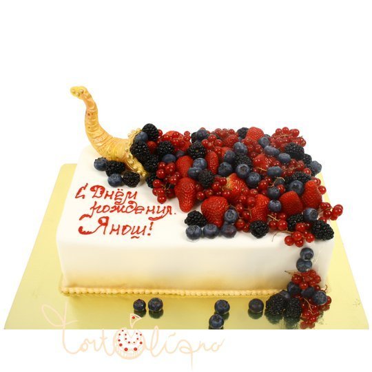 Праздничный торт на день рождения с ягодами №825