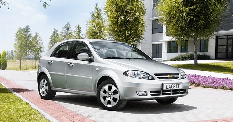 Автомобиль Chevrolet Lacetti хэтчбек SE 1.4 MT