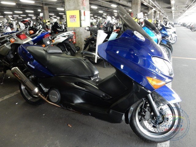 Мотоцикл  скутер No. B5828 Yamaha T-MAX