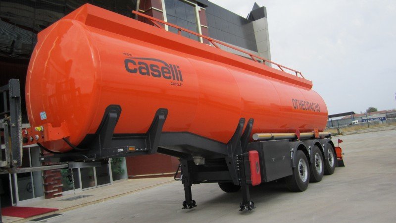 Бензовоз Caselli для светлых нефтепродуктов, стальной, объем цистерны – 40 м3