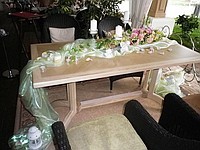 Оформление живыми цветами стола на день рождения
