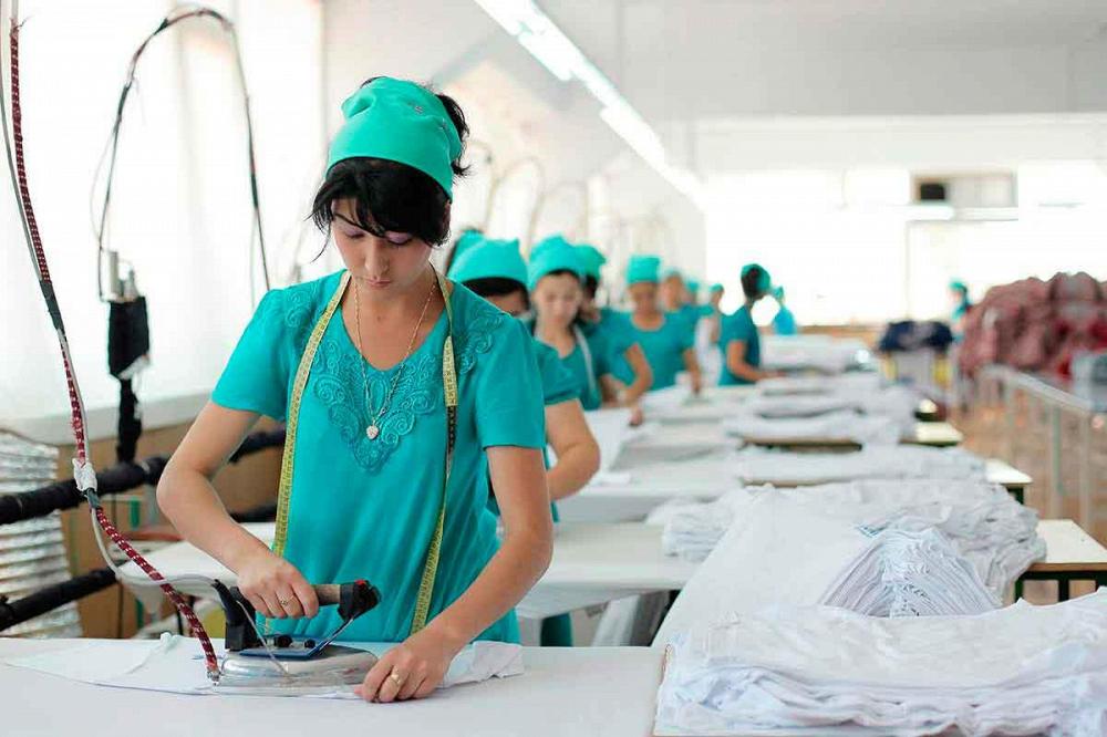 Производство трикотажа. Узбекистан производство одежды. Трикотаж из Узбекистана. Трикотаж цех.