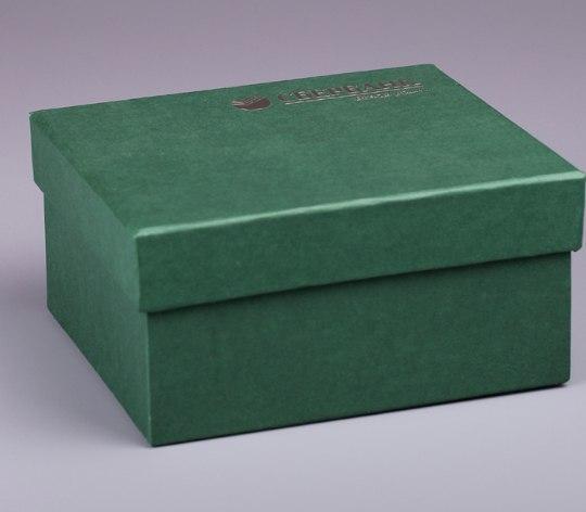 Подарочная коробка с логотипом 240*150*100