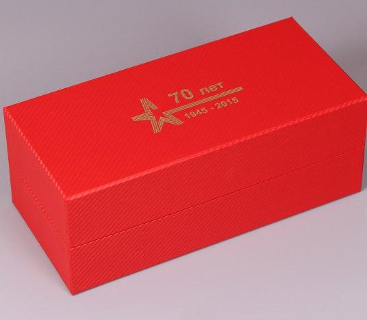 Подарочная коробка карбон с чехлом под золото
