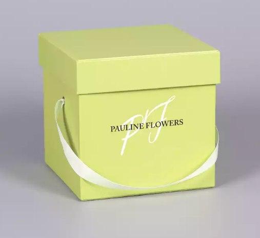 Средняя квадратная коробка для цветов и подарков 150*150*150