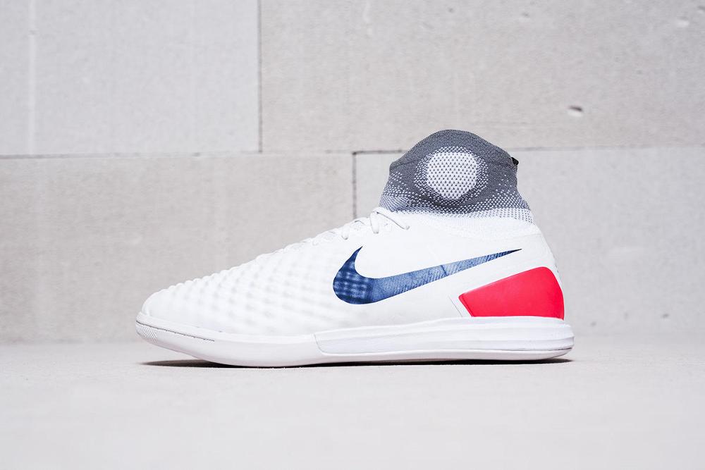 Футбольная обувь Nike MagistaX Proximo II IC