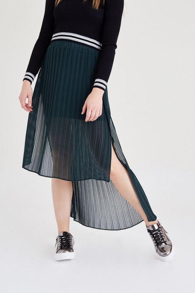 Асимметричная плиссированная юбка с разрезами