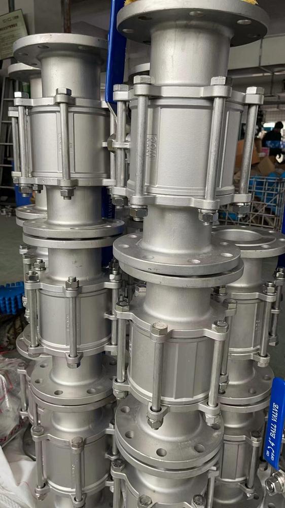 Кран шаровой трехсоставной фланцевый нержавеющий Ру16 с ручкой