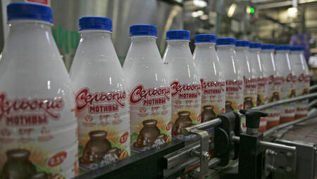 На заводе ДАКГОМЗ в Комсомольске-на-Амуре запущена новая линия по розливу молока