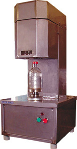Полуавтомат закаточный ПЗР-34-ВИПС-МЕД аптечный для укупорки алюминиевыми колпачками К-2 и К-3