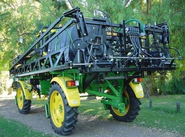 Опрыскиватели самоходные SP 3225 Опрыскиватели самоходные SP 3225