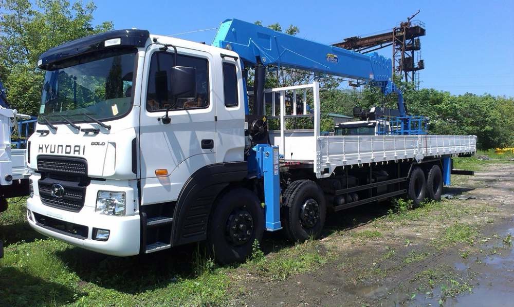 Новый бортовой грузовик HYUNDAI HD320 c краном манипулятором DONGYANG SS3506 Новый бортовой грузовик HYUNDAI HD320 c краном манипулятором DONGYANG SS3506