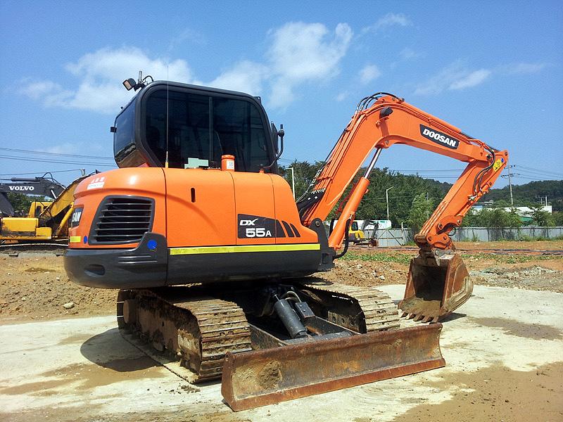 ГУСЕНИЧНЫЙ МИНИ ЭКСКАВАТОР DOOSAN DX55 2010 год ГУСЕНИЧНЫЙ МИНИ ЭКСКАВАТОР DOOSAN DX55 2010 год