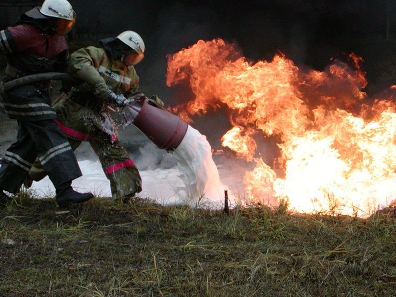 Пенообразователи для пожаротушения типа AFFF/AR Пенообразователи для пожаротушения типа AFFF/AR