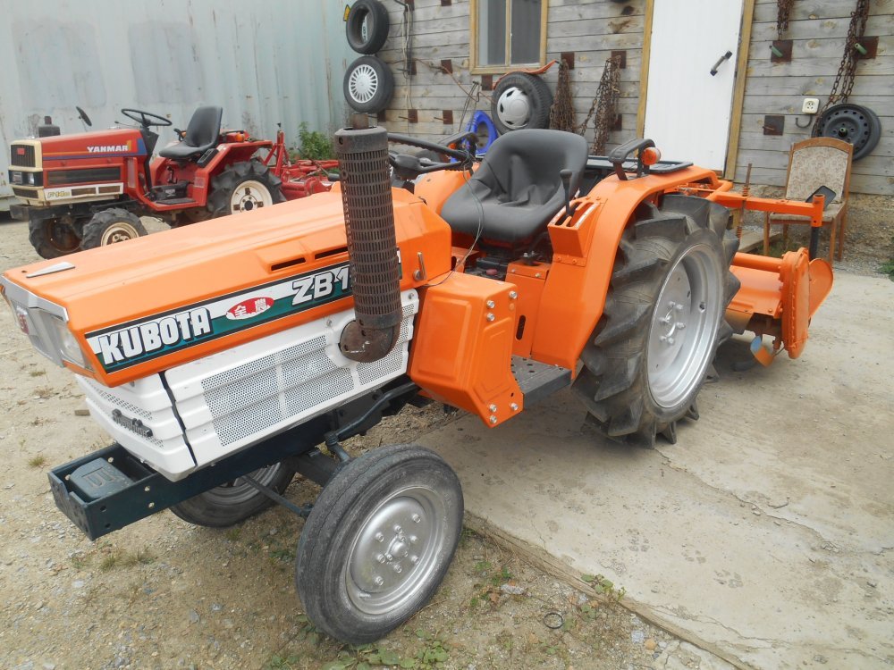 Японский минитрактор Kubota ZB1702