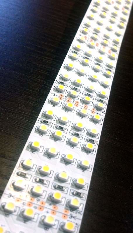Светодиодная лента SMD 3528 450 LED Светодиодная лента SMD 3528 450 LED