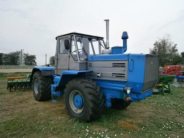 Т 150 трактор купить б. Трактор УЛТЗ 150. Т-150 сельхозтехника. Т 150 С посевным комплексом.