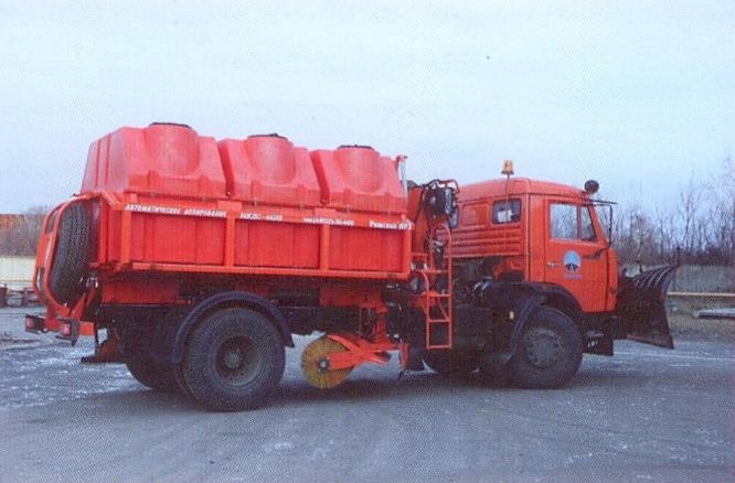 Машины дорожные комбинированные МКДС-44105 Машины дорожные комбинированные МКДС-44105