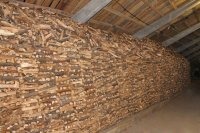 Яблоневые дрова колотые 30-35 сантиметров упакованные на европаллетах Яблоневые дрова колотые 30-35 сантиметров упакованные на европаллетах