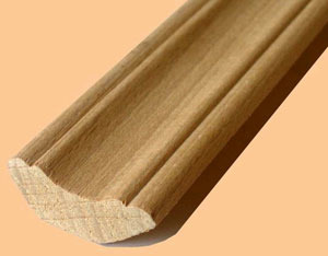 Плинтус деревянный