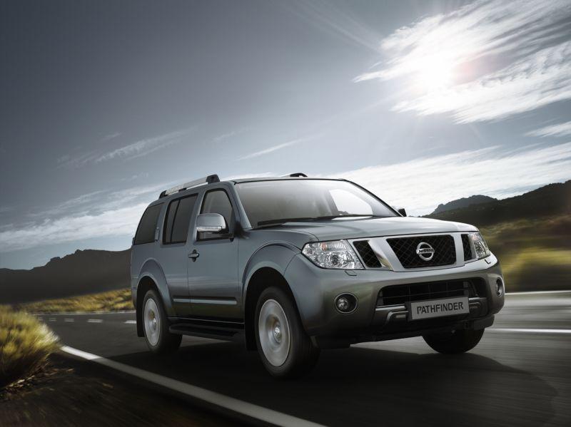 Автомобиль Nissan Pathfinder