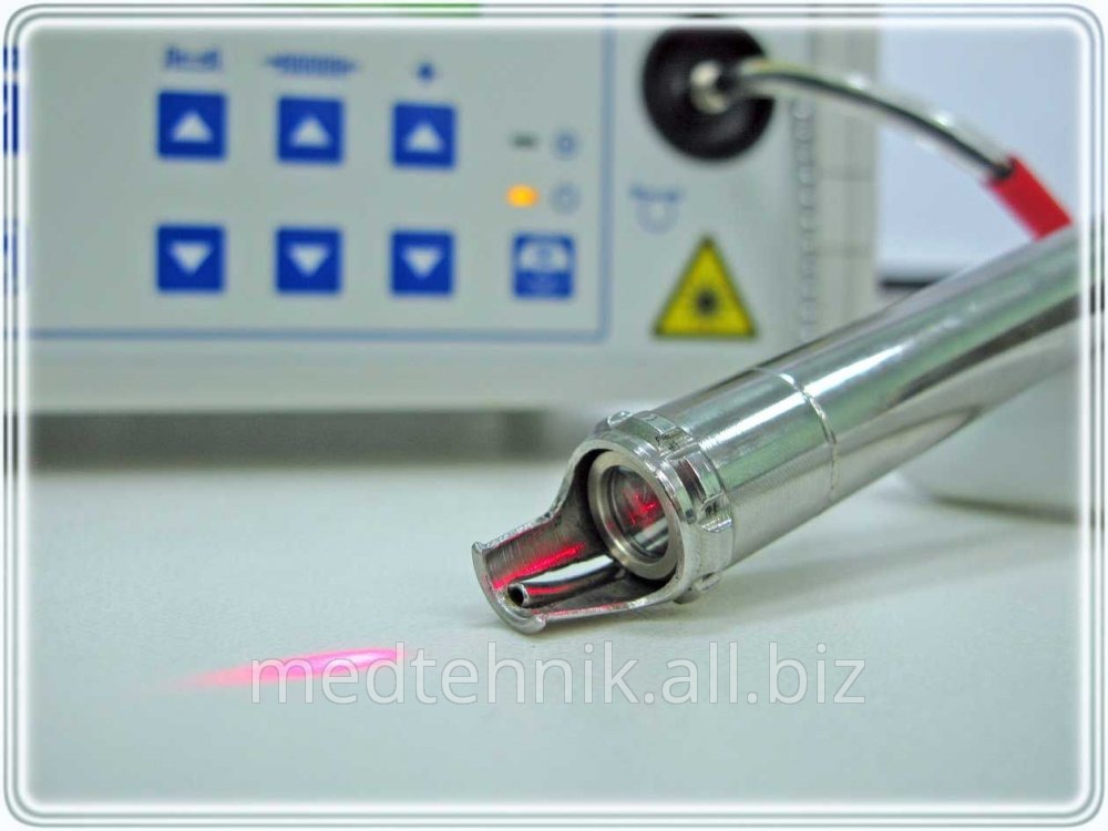 Волоконно-оптический инструмент с фокусирующими насадками для хирургических лазеров