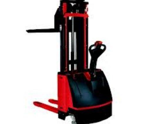 Самоходный штабелер с платформой LemaZowell SR-1540T Самоходный штабелер с платформой LemaZowell SR-1540T