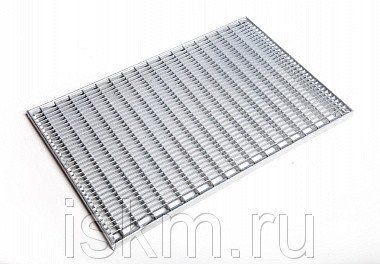 Решетка прессованная оцинкованная 390х590х20