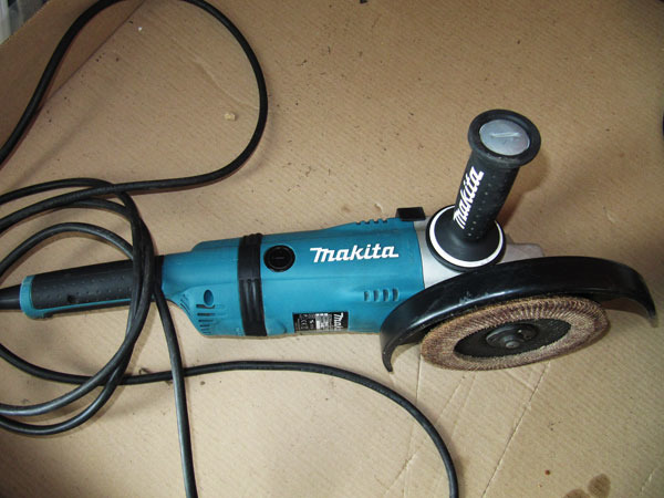 Угловая шлифовальная машина Makita GA 9040 S (GA9040S) 230 мм