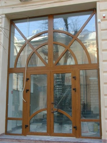 Алюминивые и пластиковые двери Алюминивые и пластиковые двери