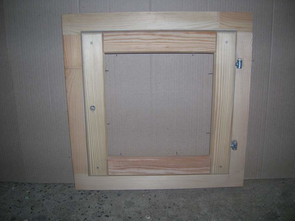 Деревянное окно для бани 500*500, без покрытия